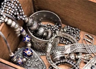 Ladies, Grab Exquisite Junk Jewellery at These 5 Local Markets in The City