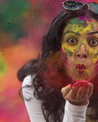 Play a Stress-Free Holi This Year With Dermatologist Dr. Sachin Dhawan’s Pro Tips on Skin & Hair Care