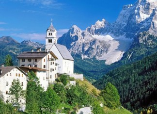 With Gorgeous Monasteries, Treks & Scenic Views, Here’s Why Escaping to Dharamshala Makes Perfect Sense!