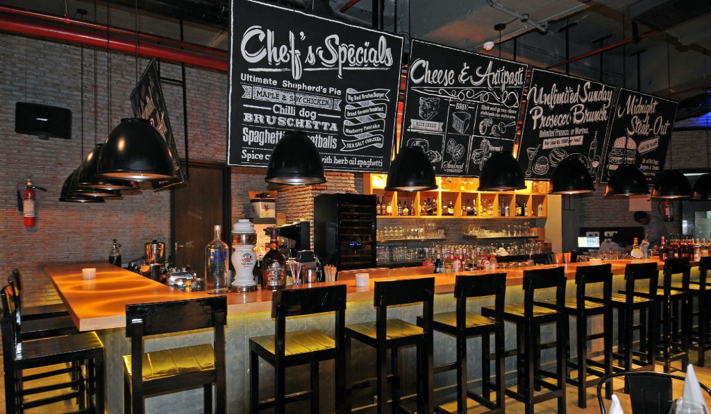 9 Pretty Fine Dining Places in Gurgaon You Should Check Out For a Cosy